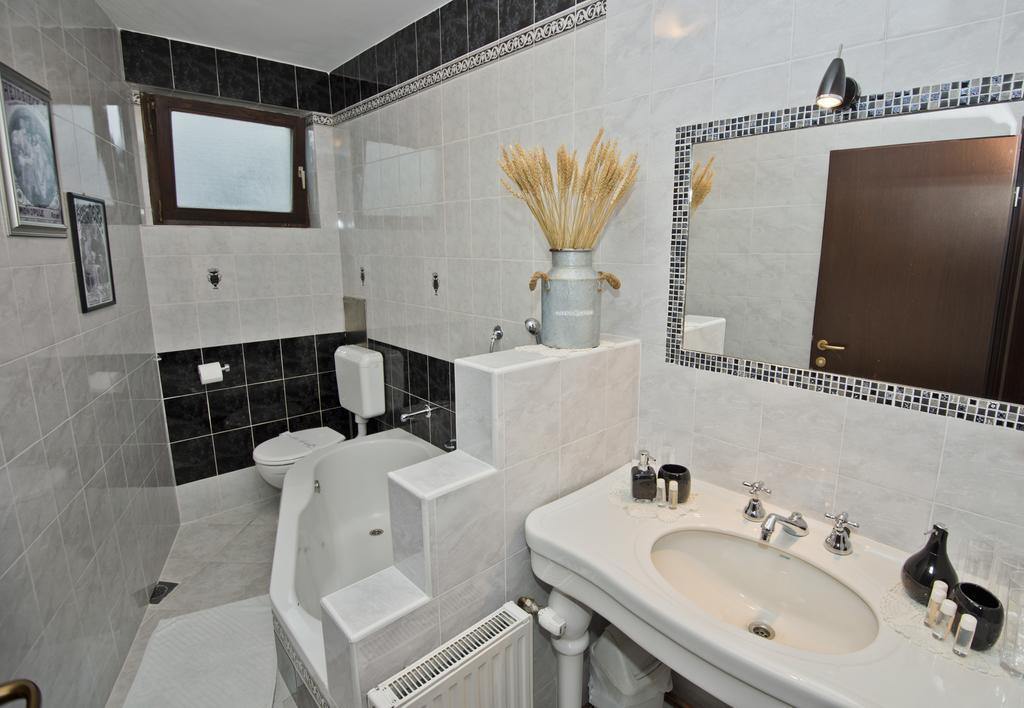 Guesthouse Zganjer Ozalj ห้อง รูปภาพ
