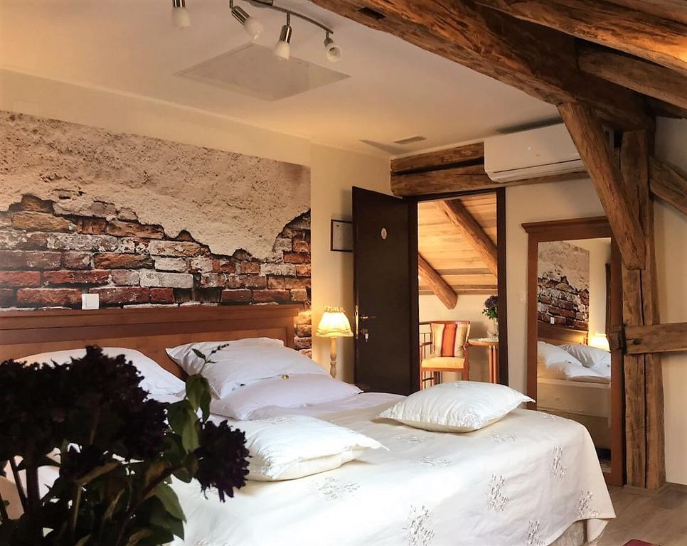 Guesthouse Zganjer Ozalj ภายนอก รูปภาพ